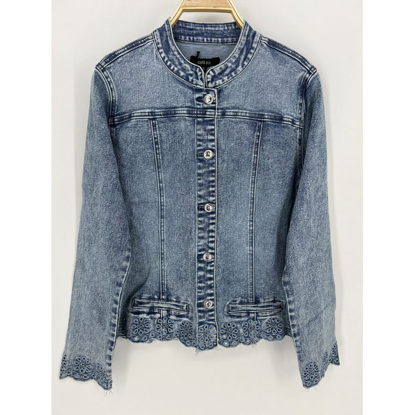 Stylish Denim Jacket with Lace Detail - Image 2