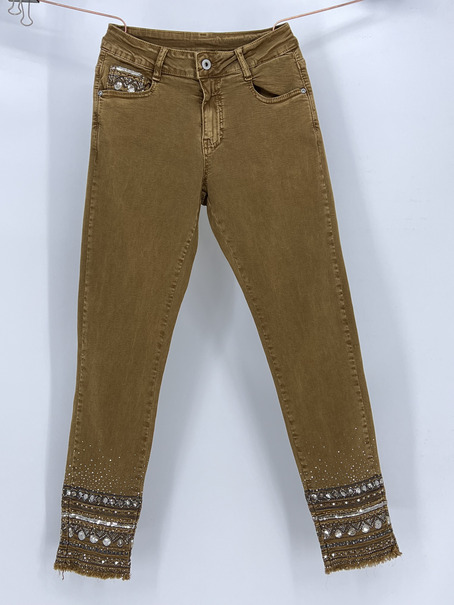 Premium Designer Jeans with Paisley Accents - Fashion Forward Collection! - Image 5